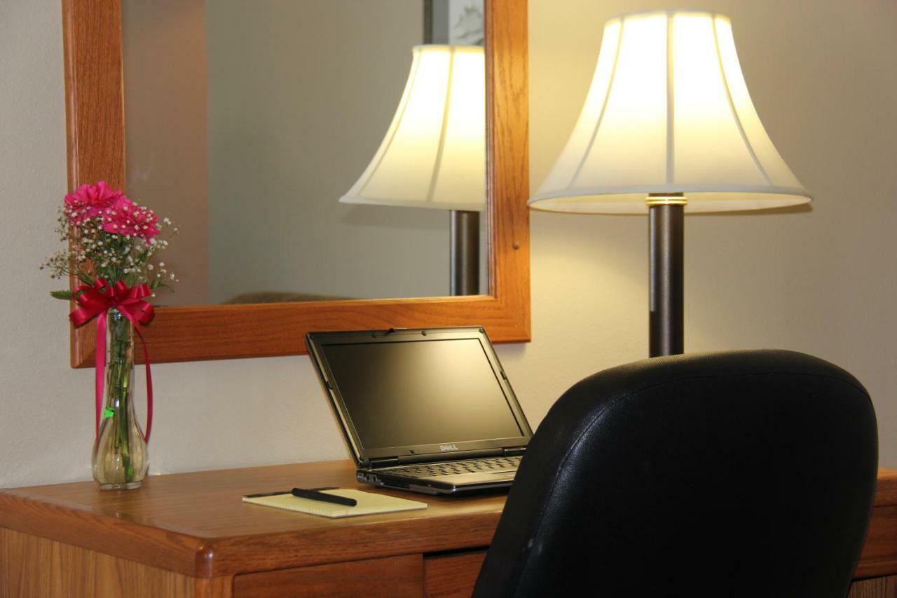 Homestead Inn And Suites Hardin Εξωτερικό φωτογραφία